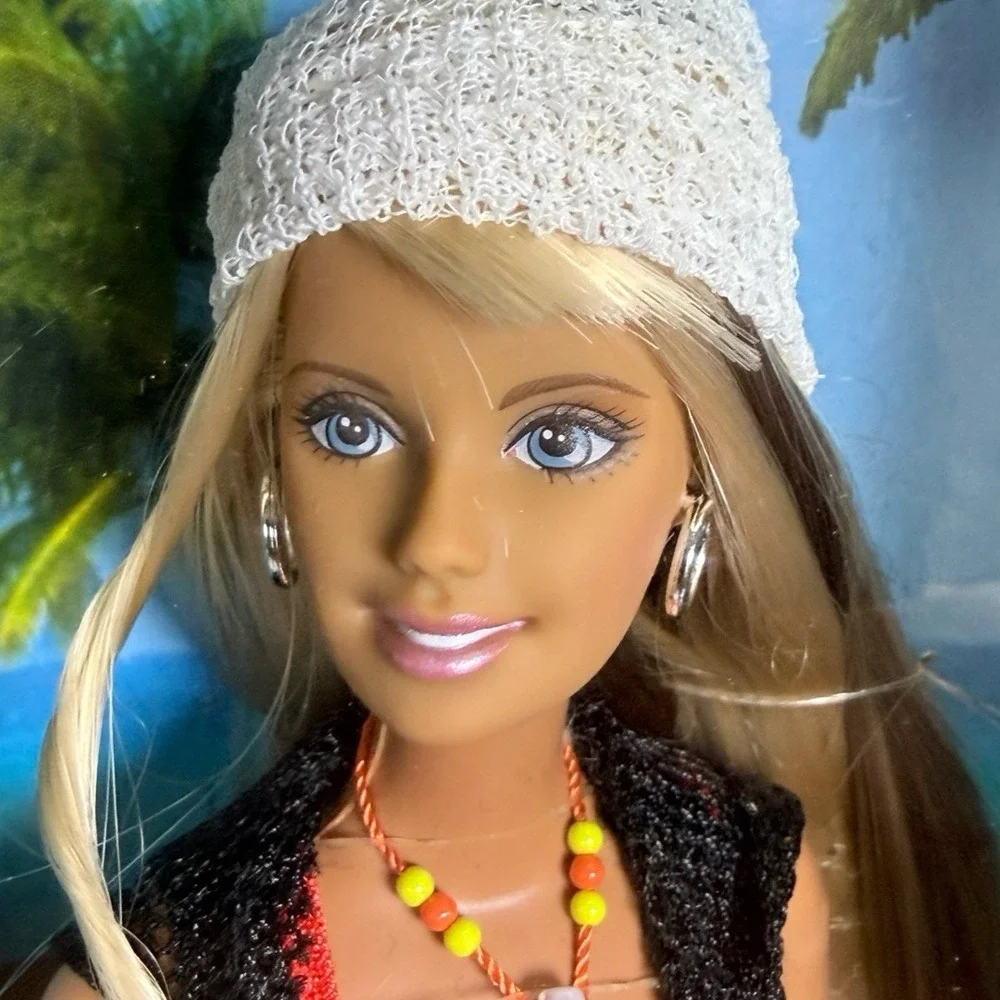 Mattel Barbie Cali Girl Doll With Surf Story C6461 2003 NRFB - READ
